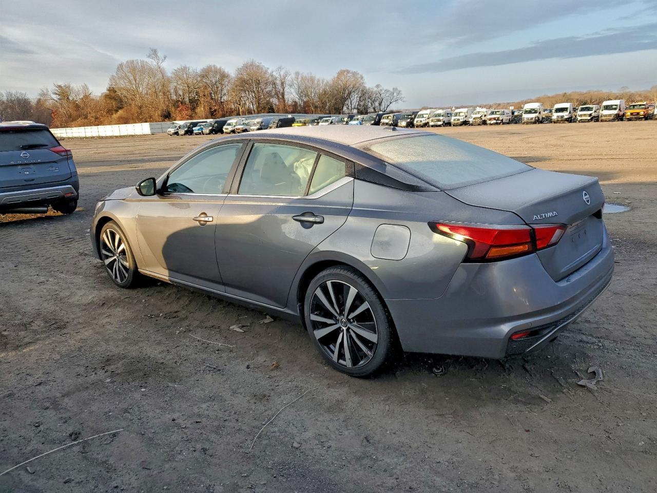 2021 Nissan Altima 2.5 Sr - Фото 2