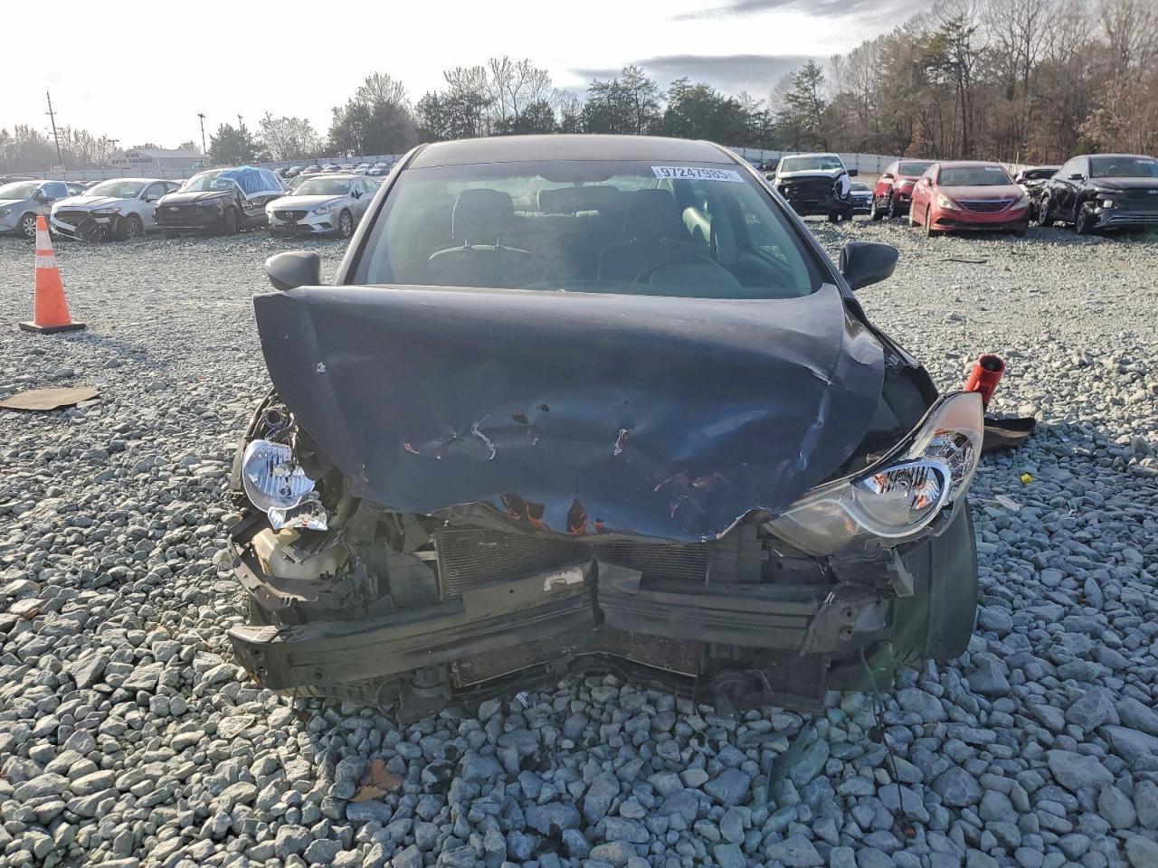 2012 Hyundai Elantra - Image 5