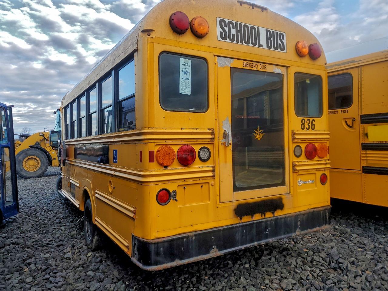 2011 Cprd Express G4500 - School Bus - Image 3