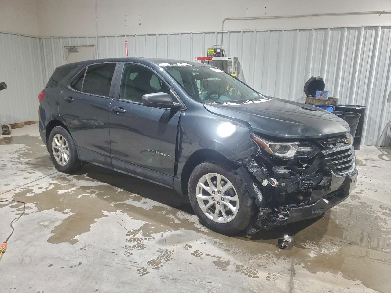 2020 Chevrolet Equinox Ls - Image 4