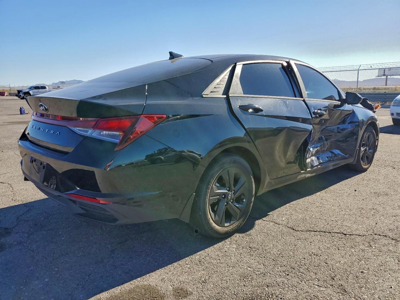 2023 Hyundai Elantra Sel - Image 3