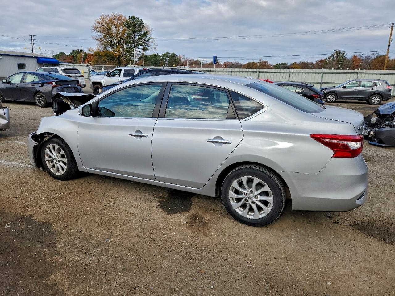 2018 Nissan Sentra S - Фото 2