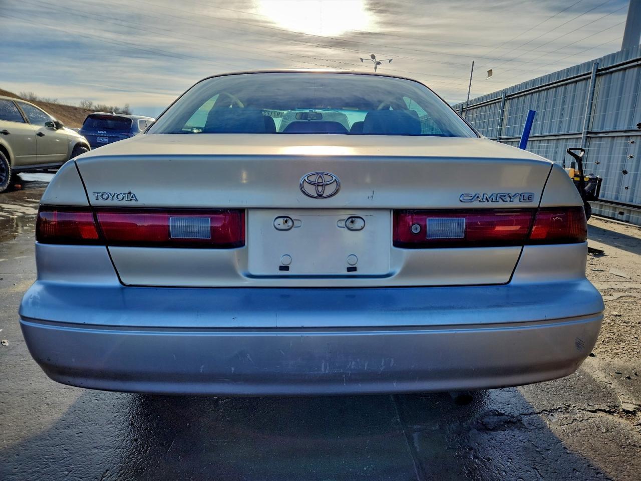 1997 Toyota Camry Le - Фото 6