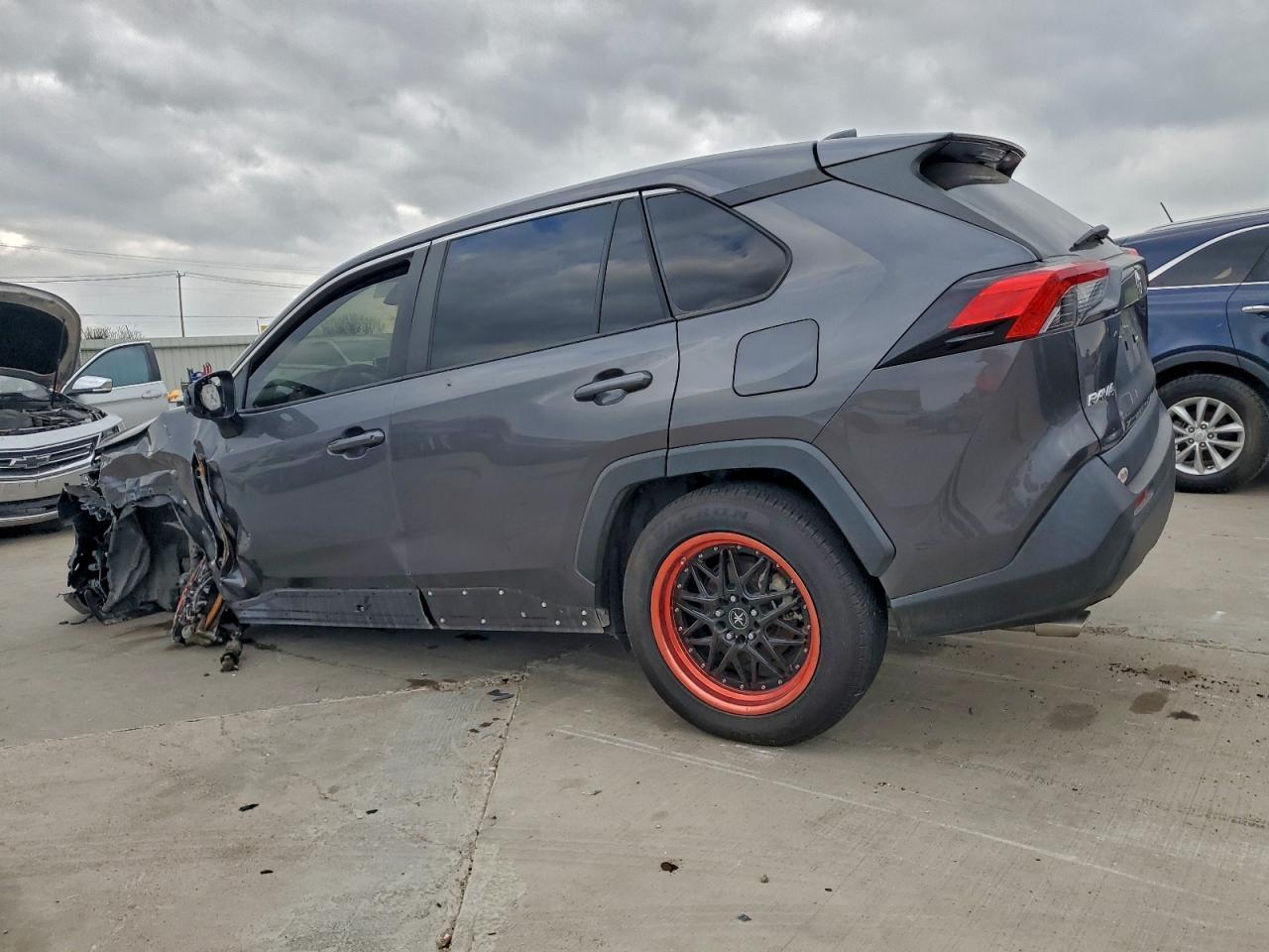 2023 Toyota Rav4 Le - Фото 2