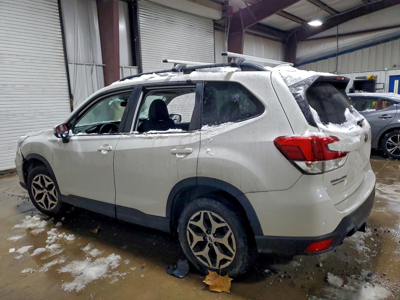 2020 Subaru Forester Premium - Фото 2