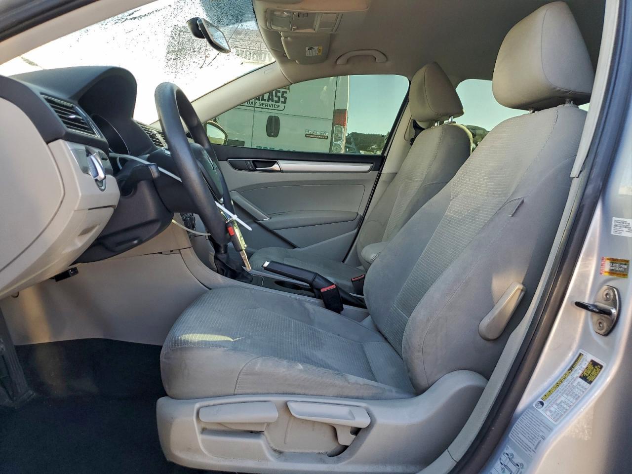 2017 Volkswagen Passat S - Фото 7