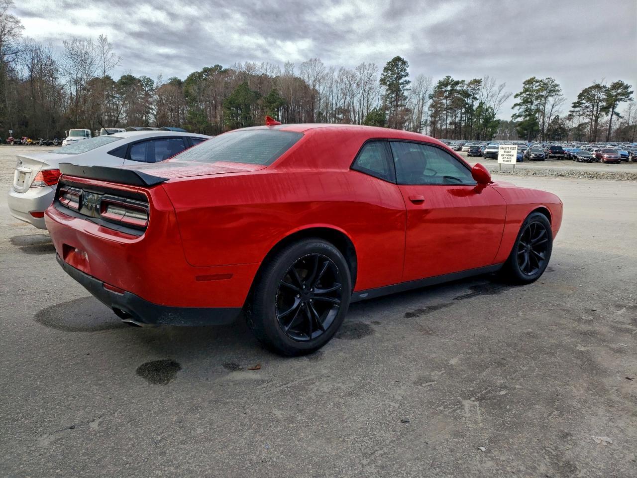 2016 Dodge Challenger Sxt - Image 3