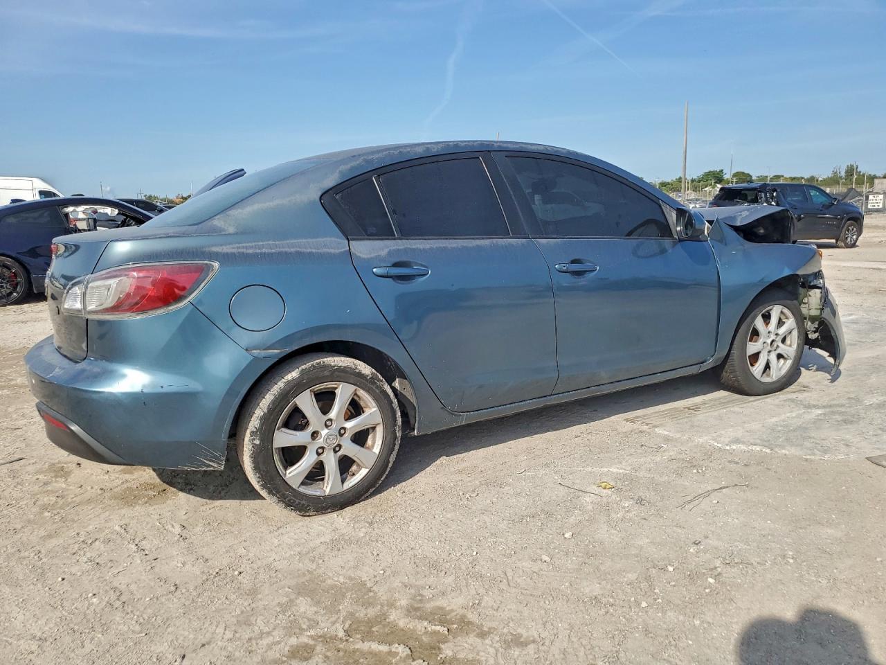 2011 Mazda 3 I - Фото 3