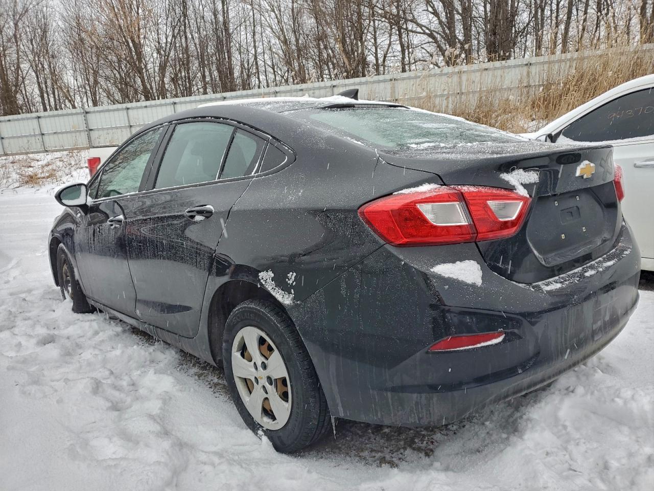 2018 Chevrolet Cruze Ls - Image 2