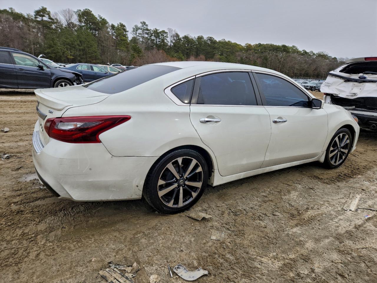 2017 Nissan Altima 2.5 - Фото 3