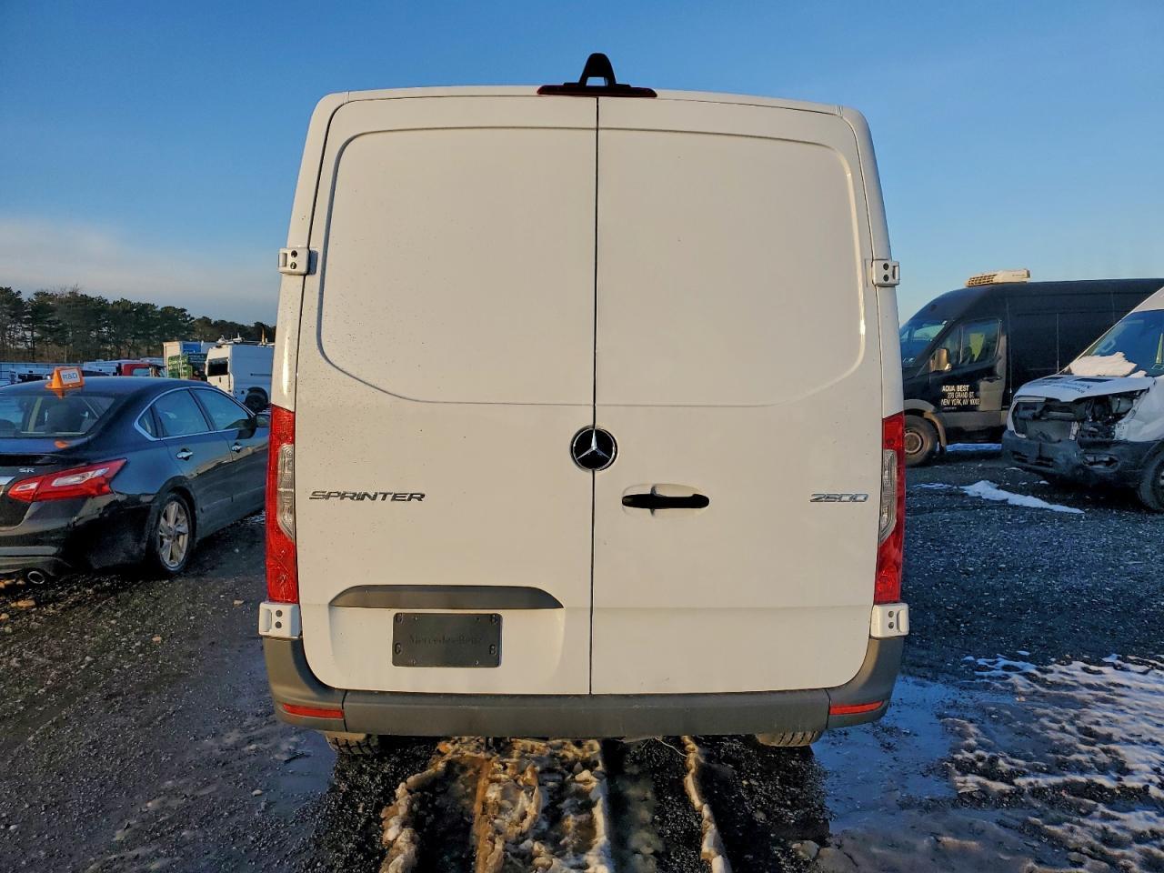 2025 Mercedes Benz Sprinter 2500 Delivery Van - Фото 6