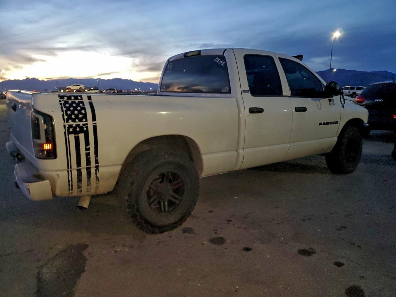 2002 Dodge Ram 1500 - Фото 3