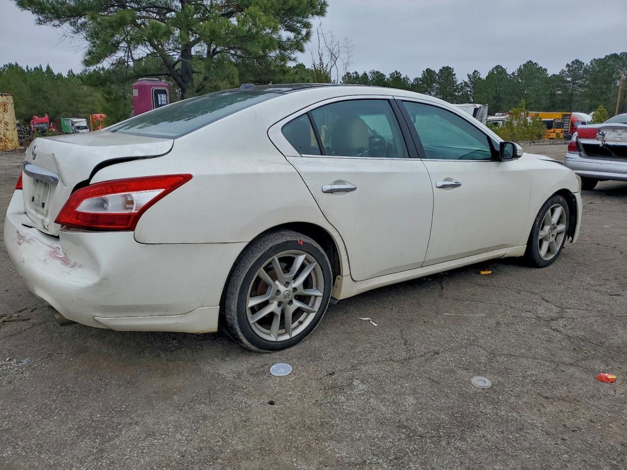 2010 Nissan Maxima S - Фото 3