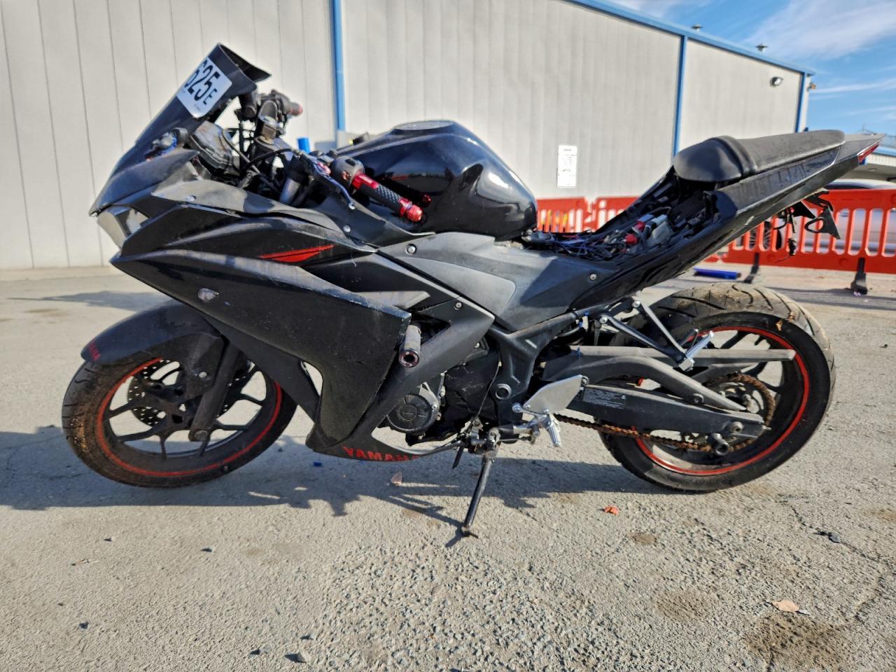 2015 Yamaha Yzfr3 - Фото 3