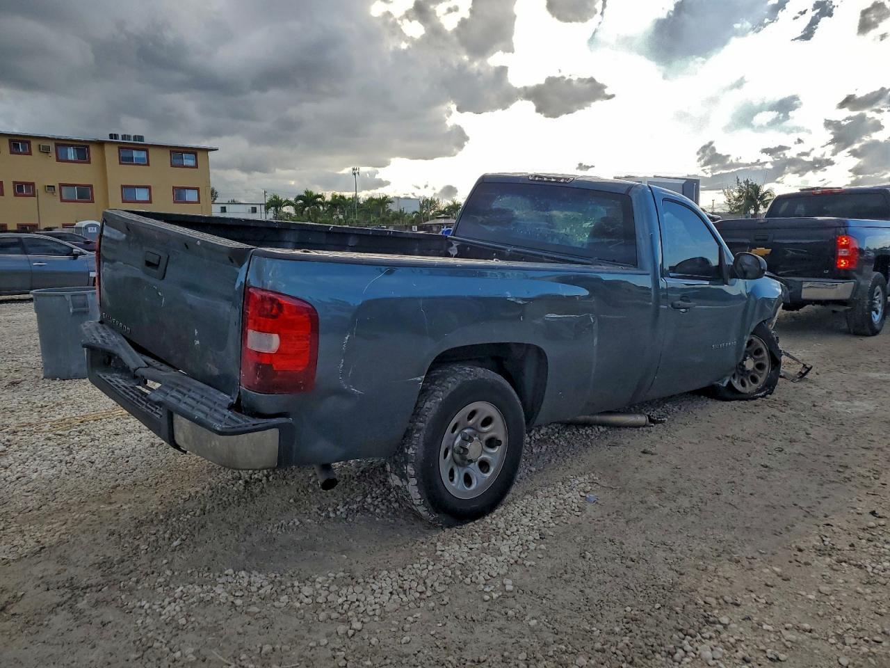 2013 Chevrolet Silverado C1500 - Фото 3