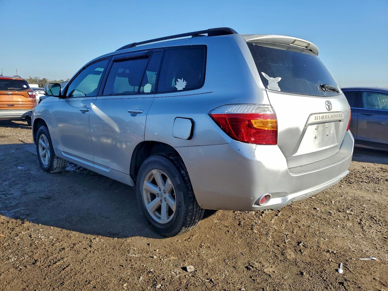 2010 Toyota Highlander - Image 2