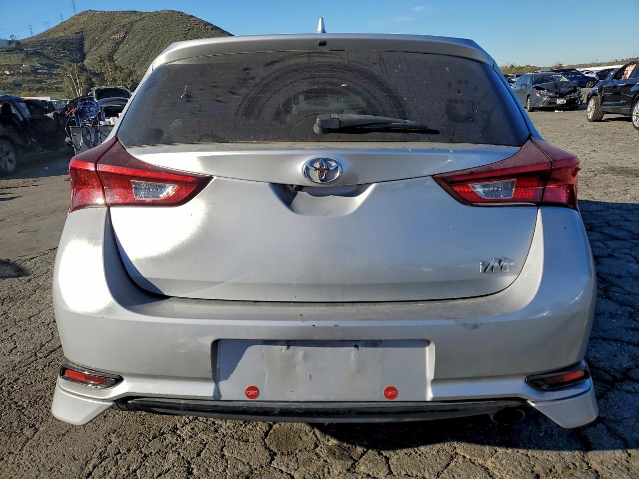 2018 Toyota Corolla Im - Фото 6
