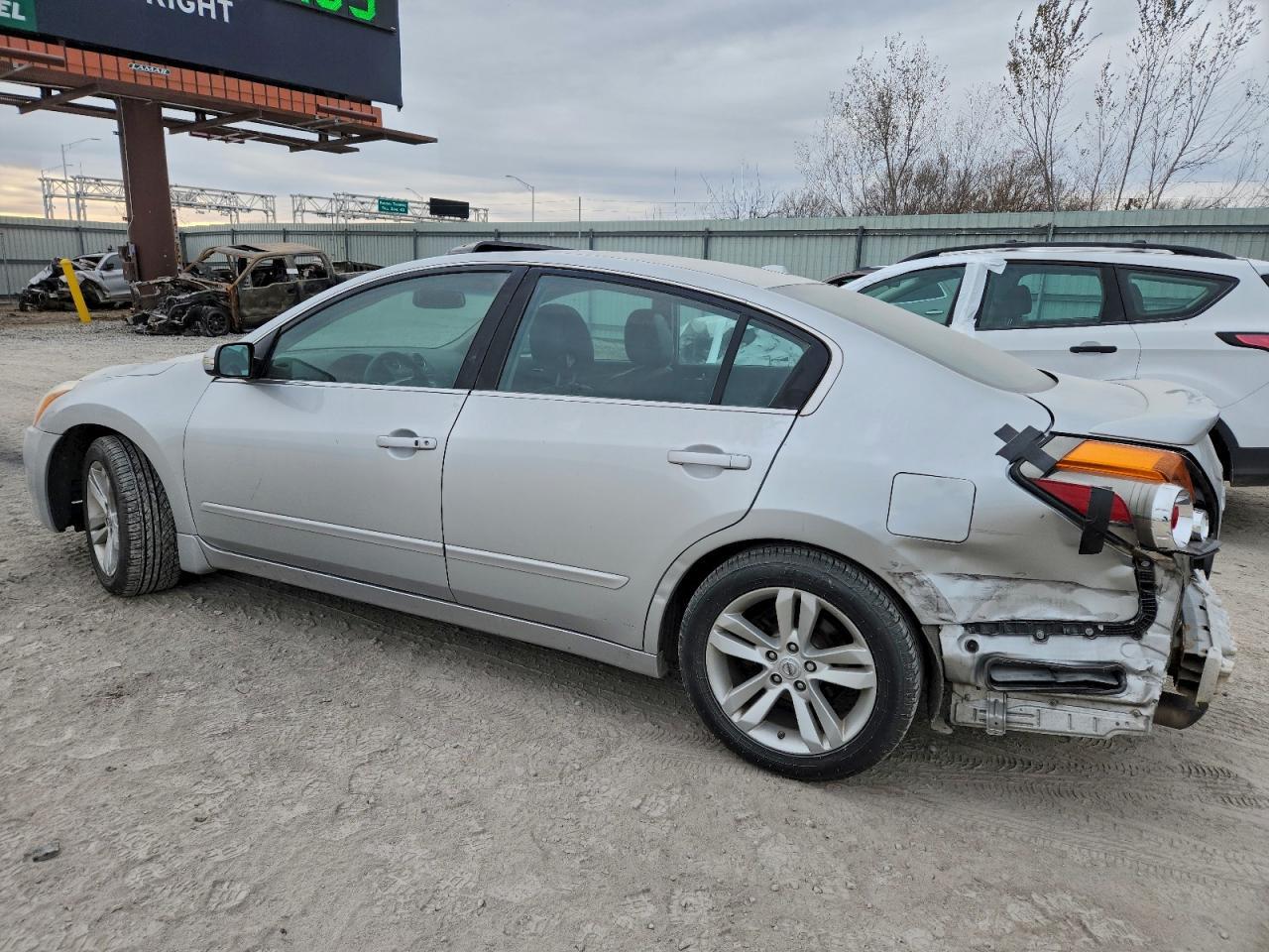 2012 Nissan Altima 3.5 Sr - Image 2