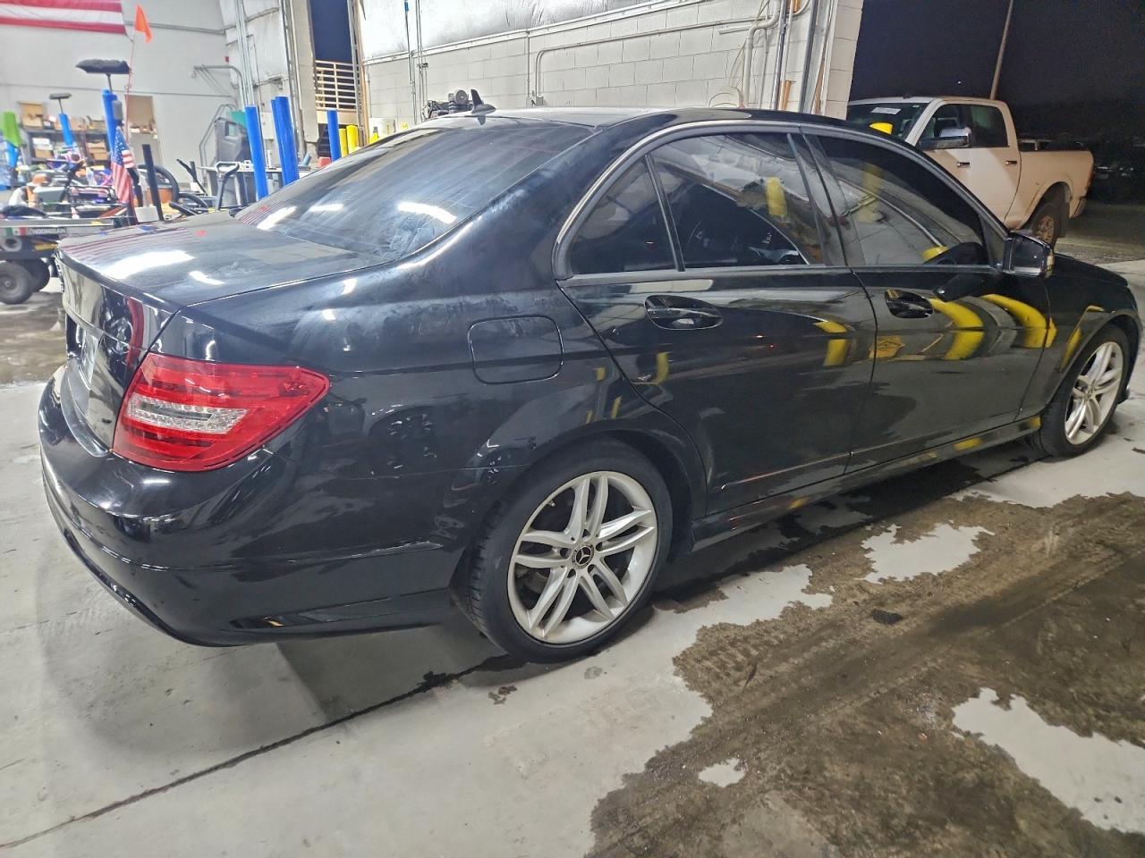 2013 Mercedes-Benz C 250 - Фото 3