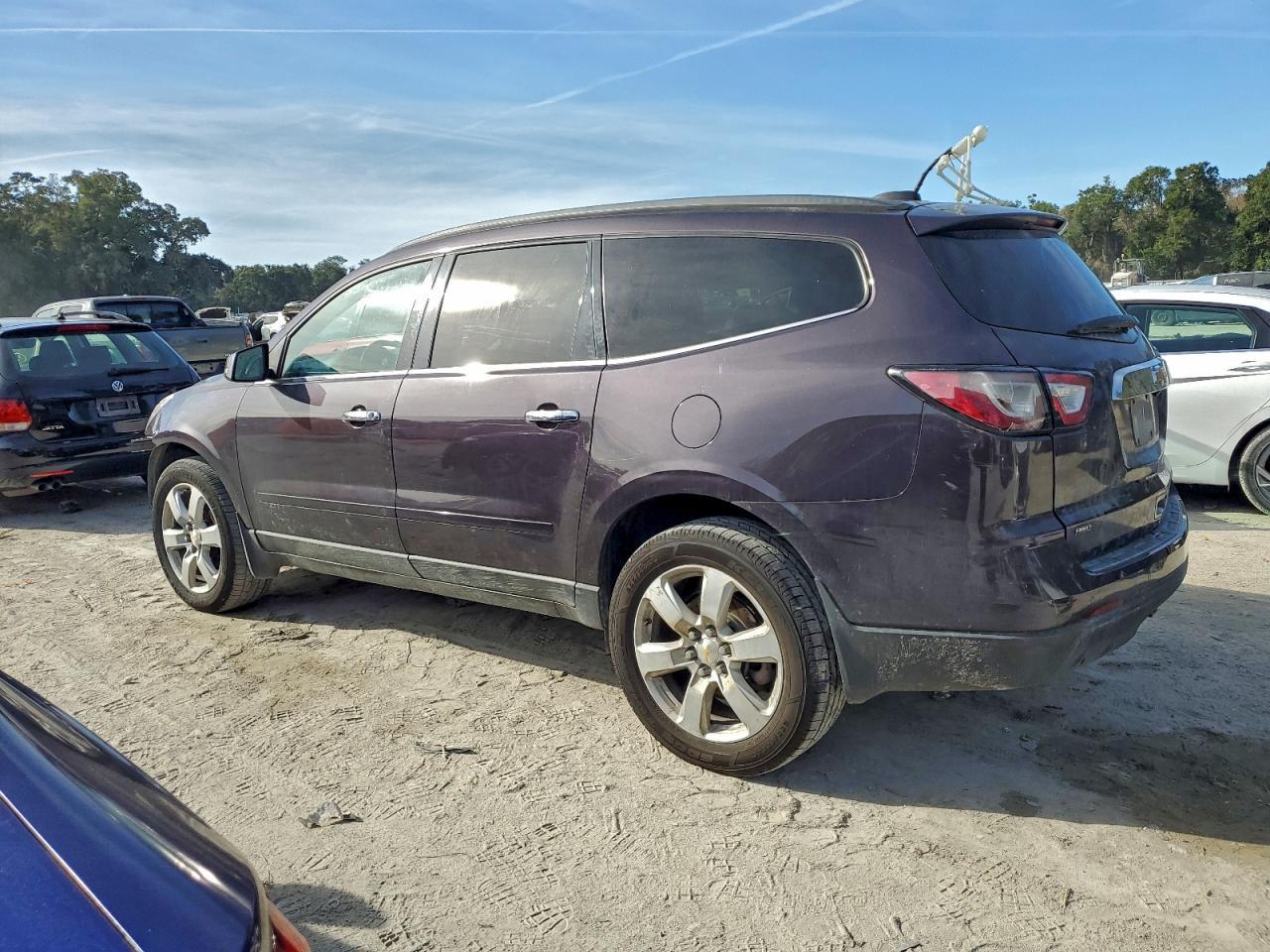 2016 Chevrolet Traverse Lt - Фото 2