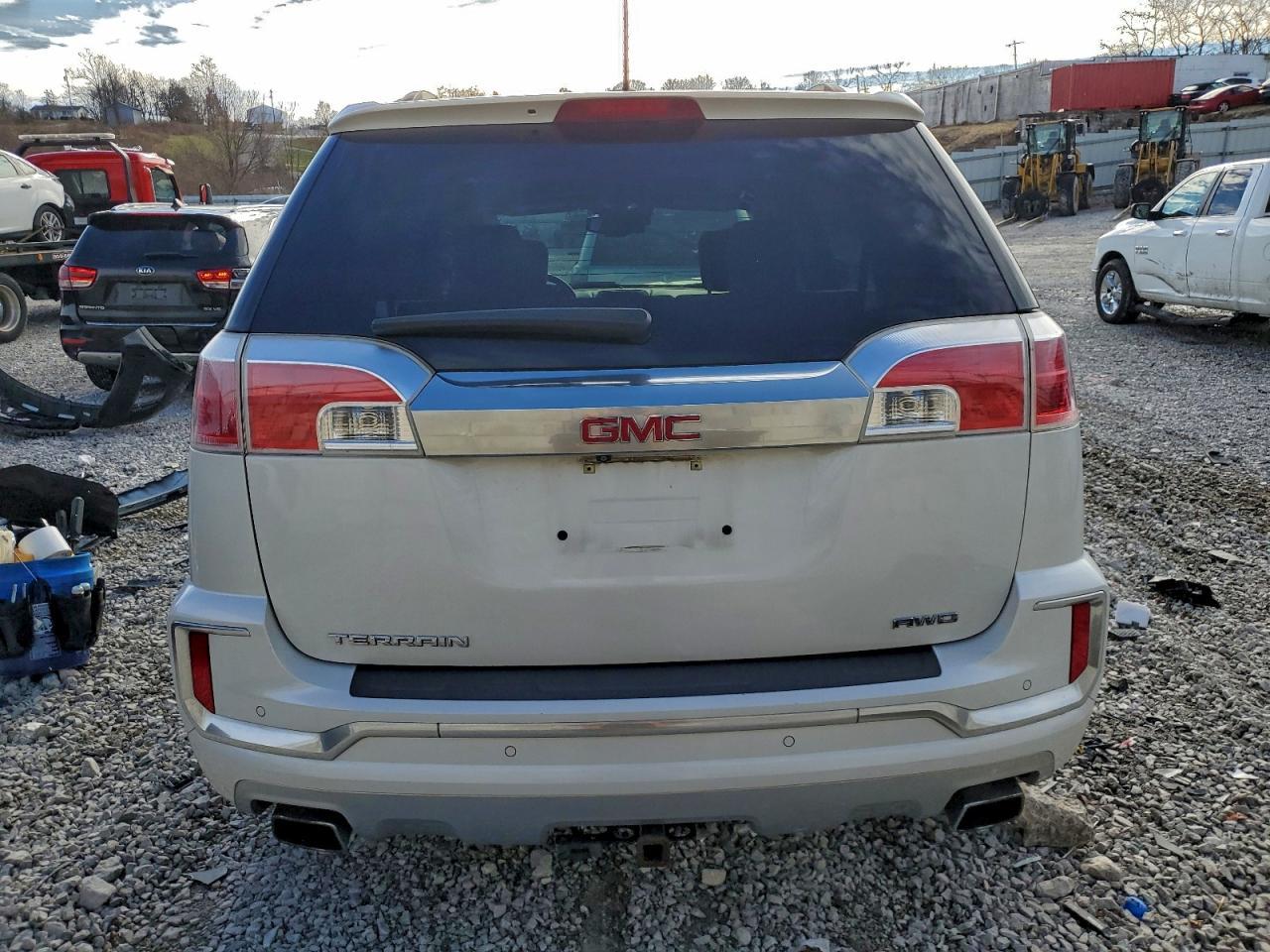 2017 GMC Terrain Denali - Фото 6