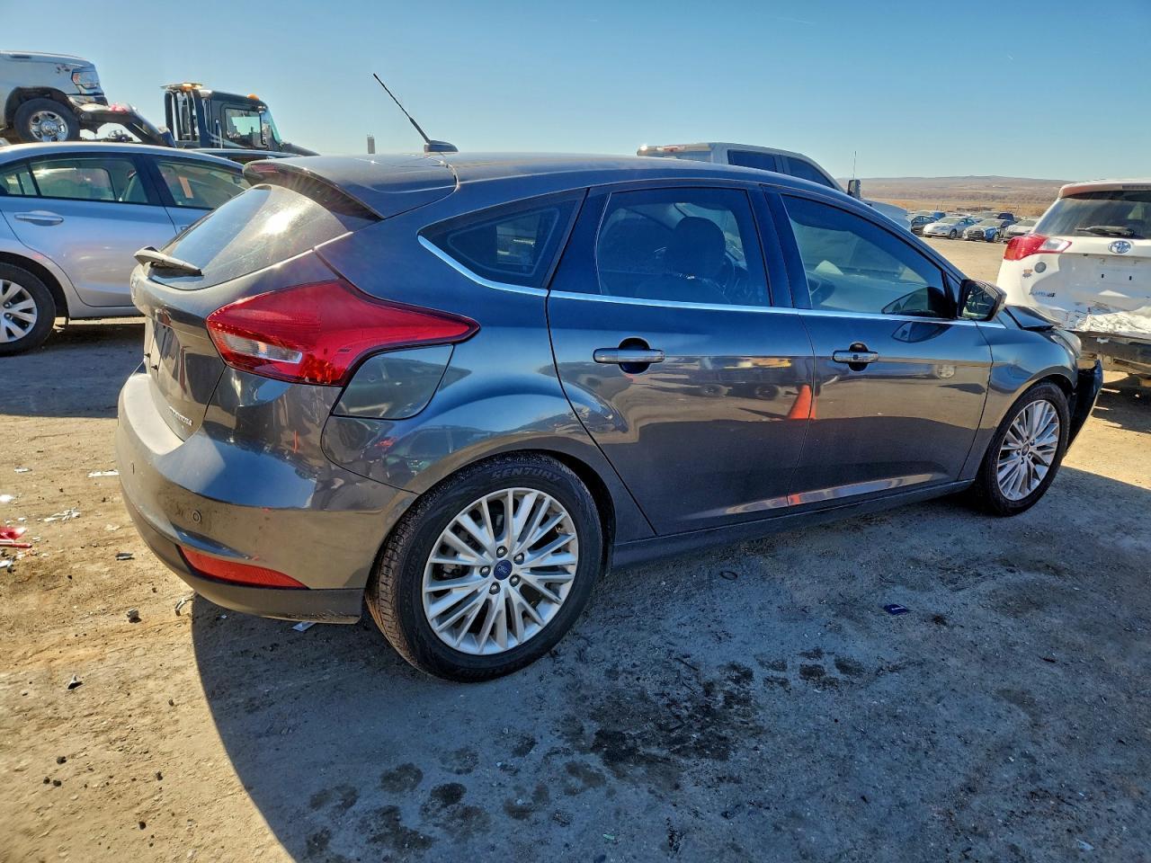 2017 Ford Focus Titanium - Фото 3
