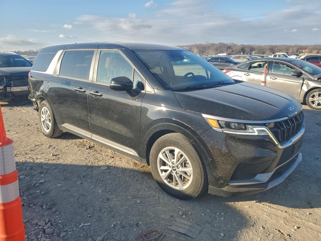 2022 Kia Carnival Lx - Image 4