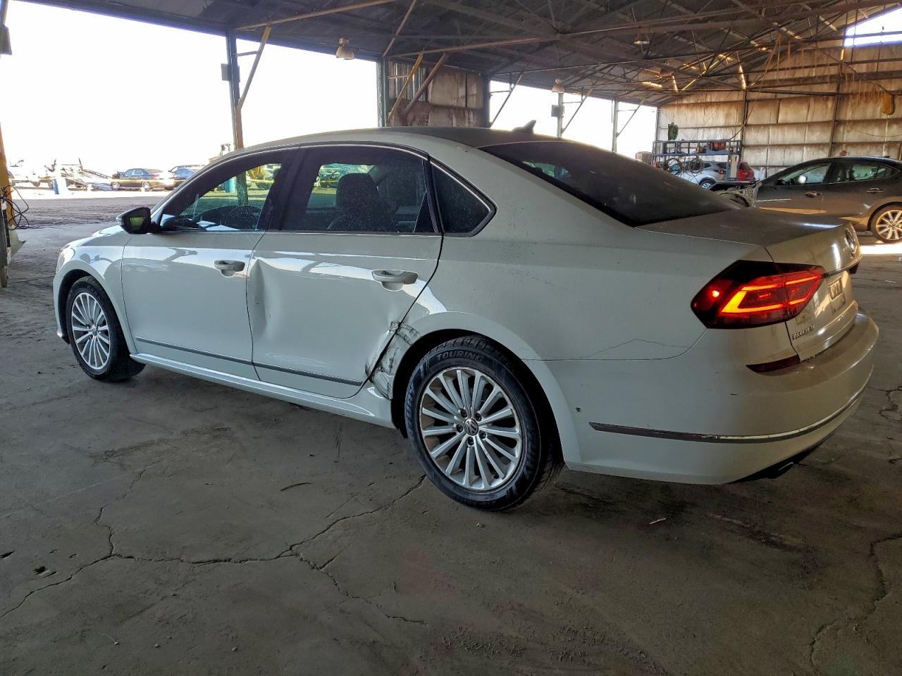 2017 Volkswagen Passat Se - Image 2