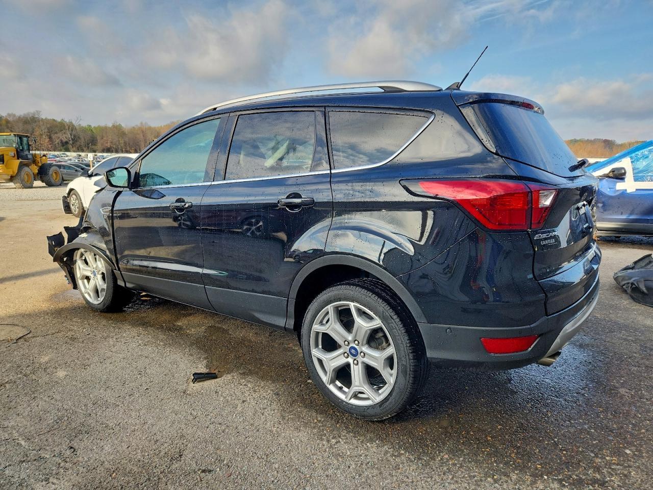 2019 Ford Escape Titanium - Image 2