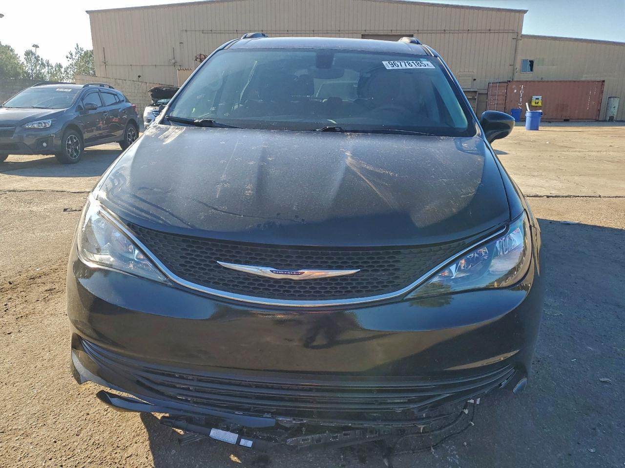 2017 Chrysler Pacifica Touring - Фото 5