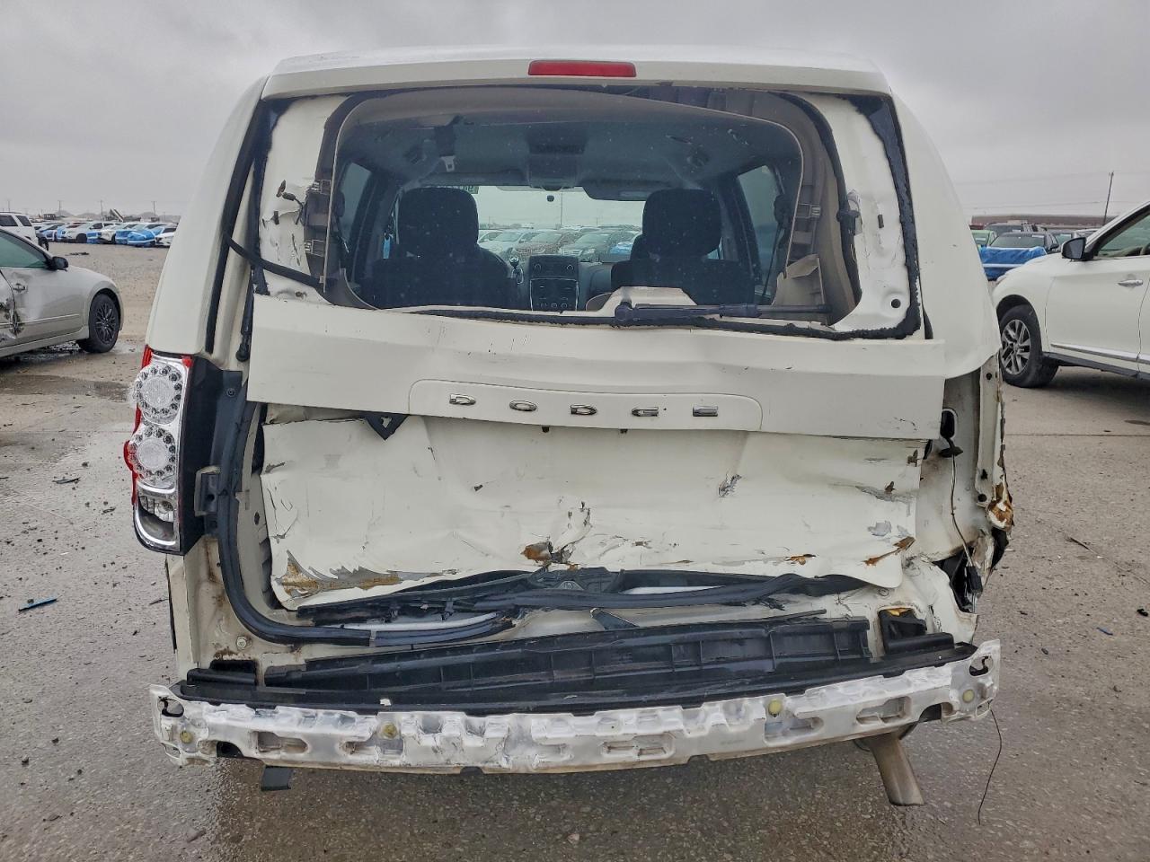 2011 Dodge Grand Caravan Express - Фото 6