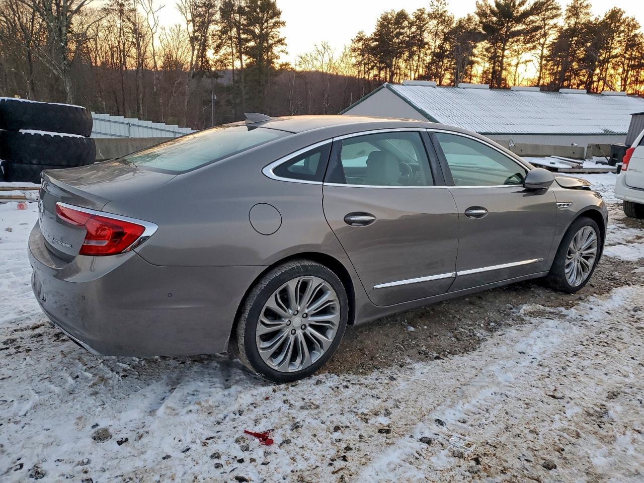 2017 Buick Lacrosse Premium - Фото 3