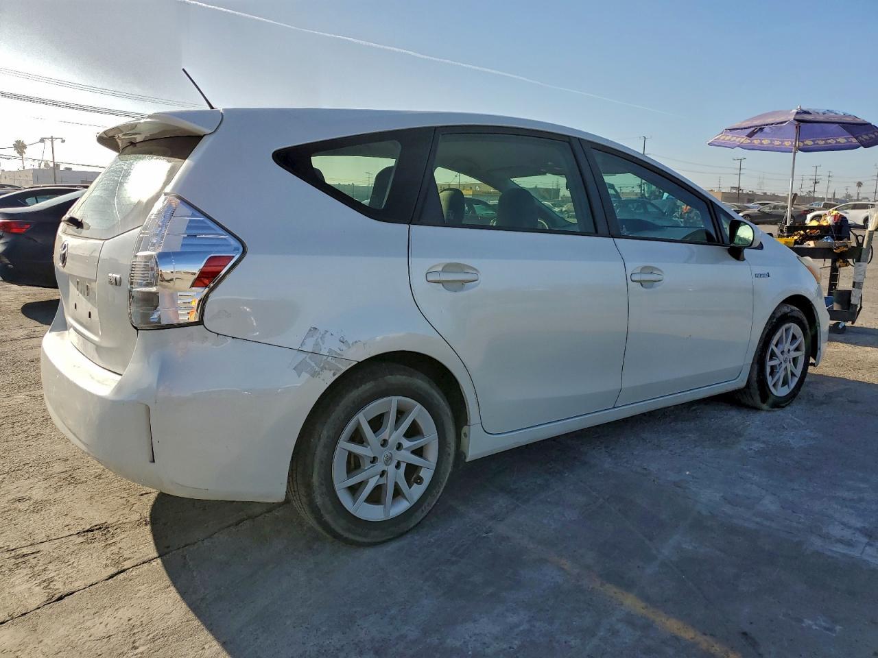 2014 Toyota Prius V - Фото 3