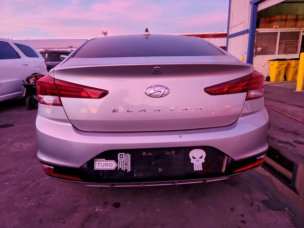 2020 Hyundai Elantra Sel - Фото 6