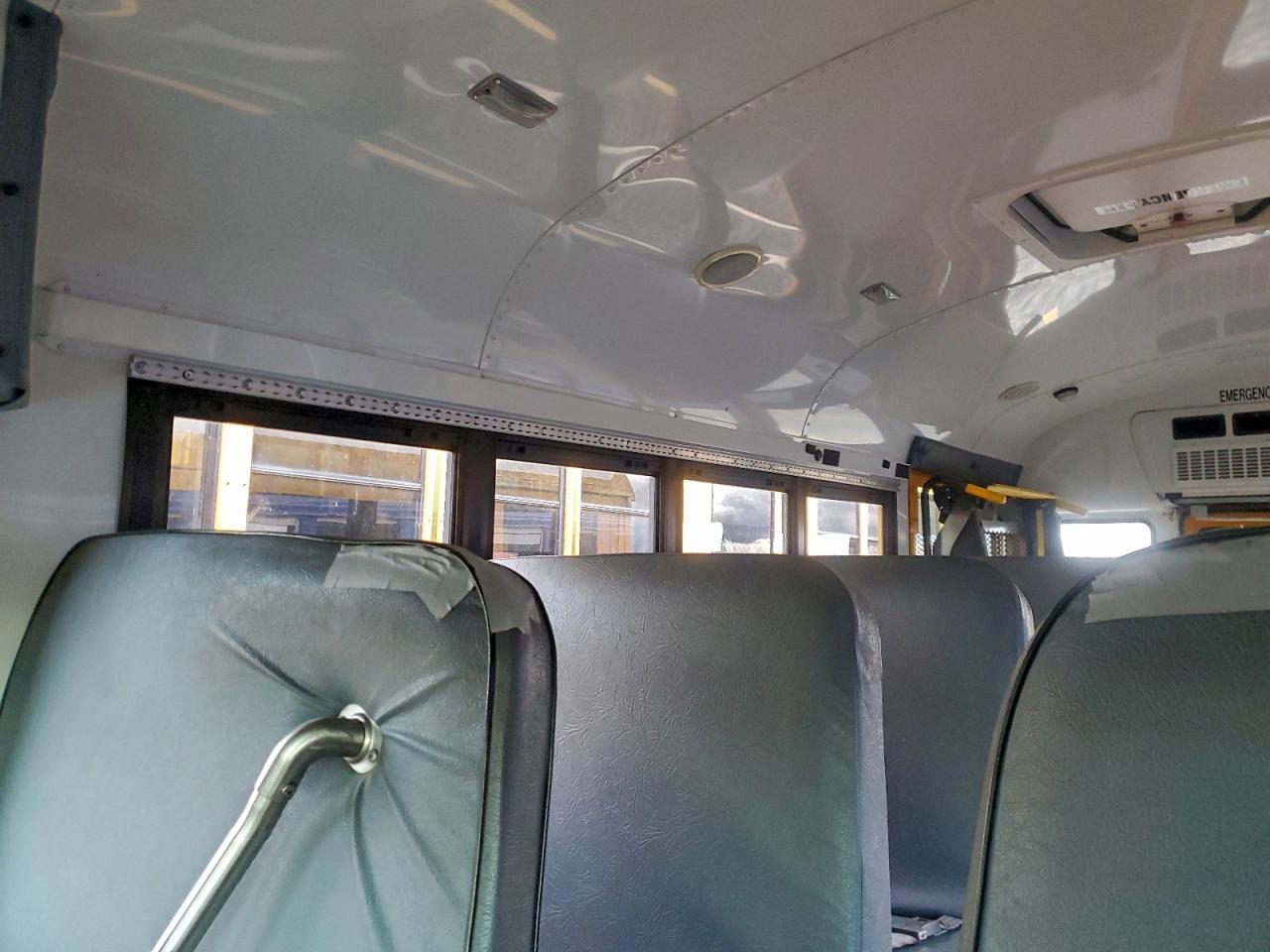 2011 Cprd Express G4500 - School Bus - Image 6