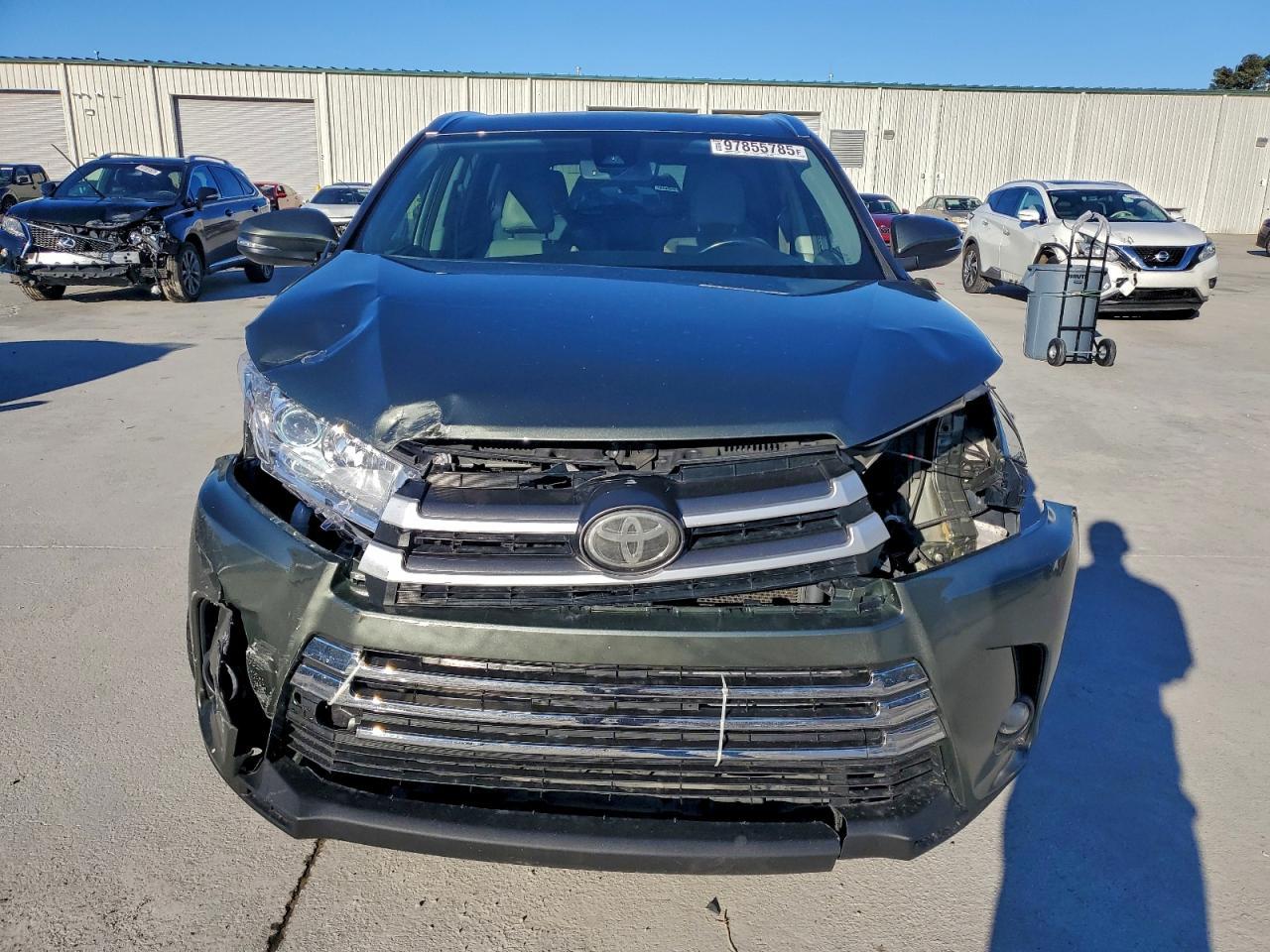 2017 Toyota Highlander Se - Фото 5