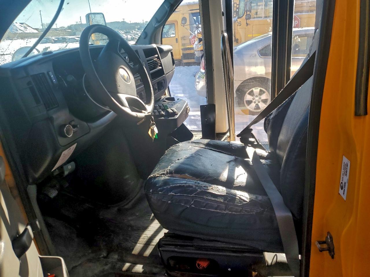 2012 Chevrolet Express School Bus - Фото 5