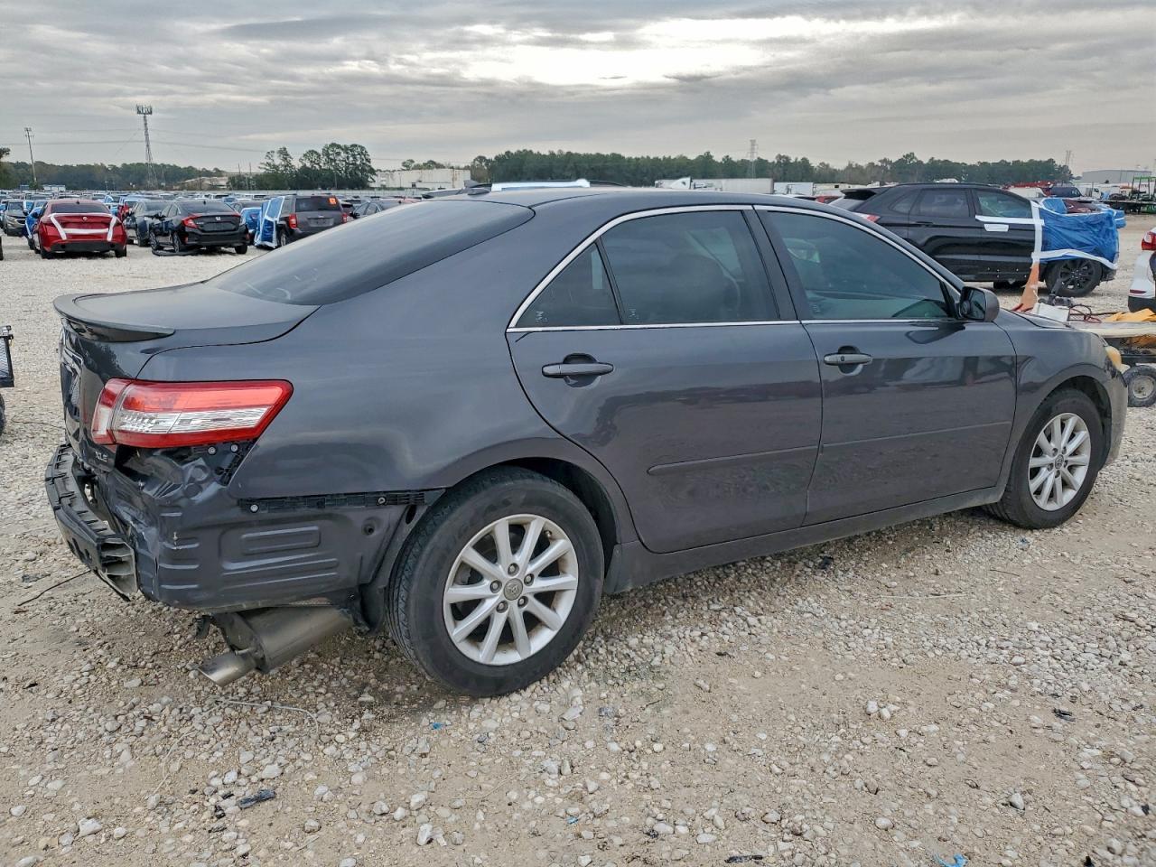 2010 Toyota Camry Se - Фото 3
