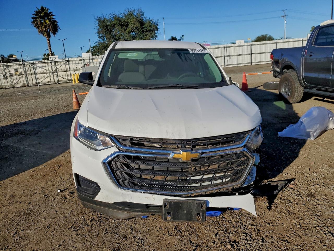 2021 Chevrolet Traverse Ls - Фото 5