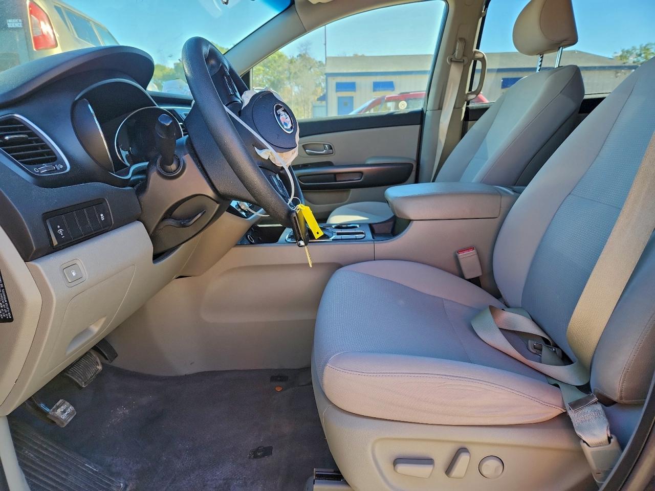 2021 Kia Sedona - Фото 7
