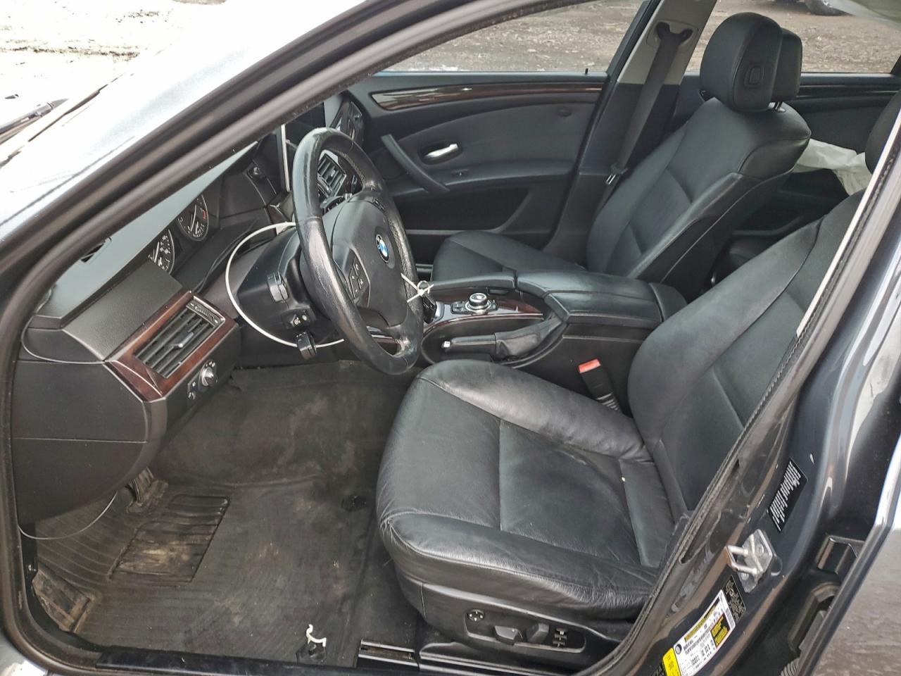2010 BMW 528 Xi - Image 7