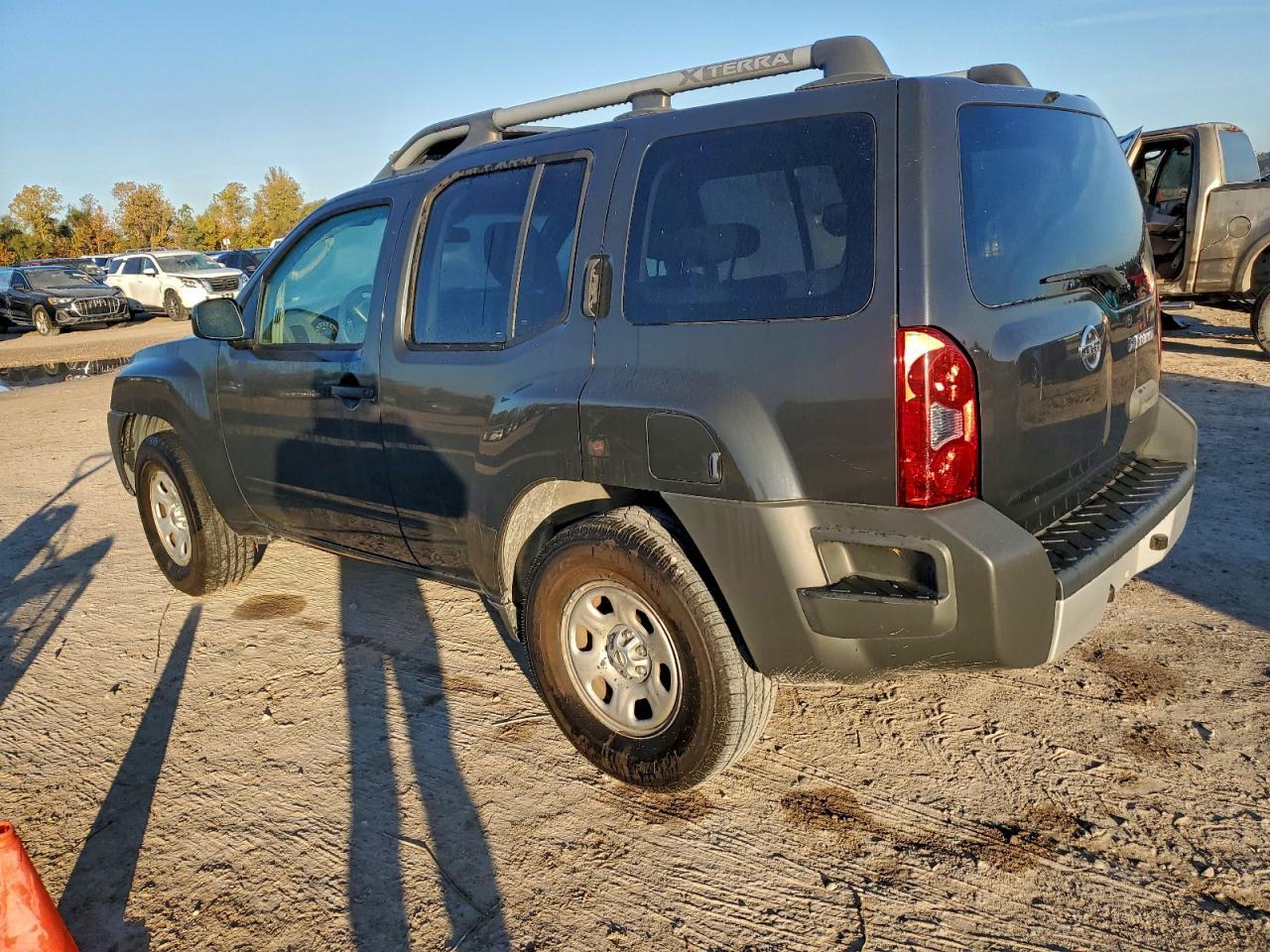 2011 Nissan Xterra Off Road - Фото 2