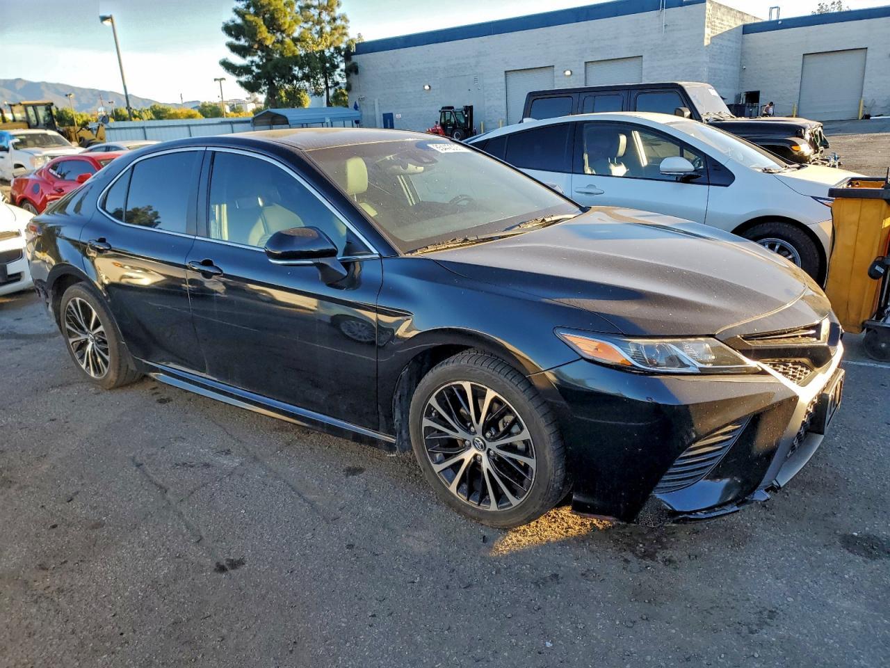 2018 Toyota Camry L - Фото 4