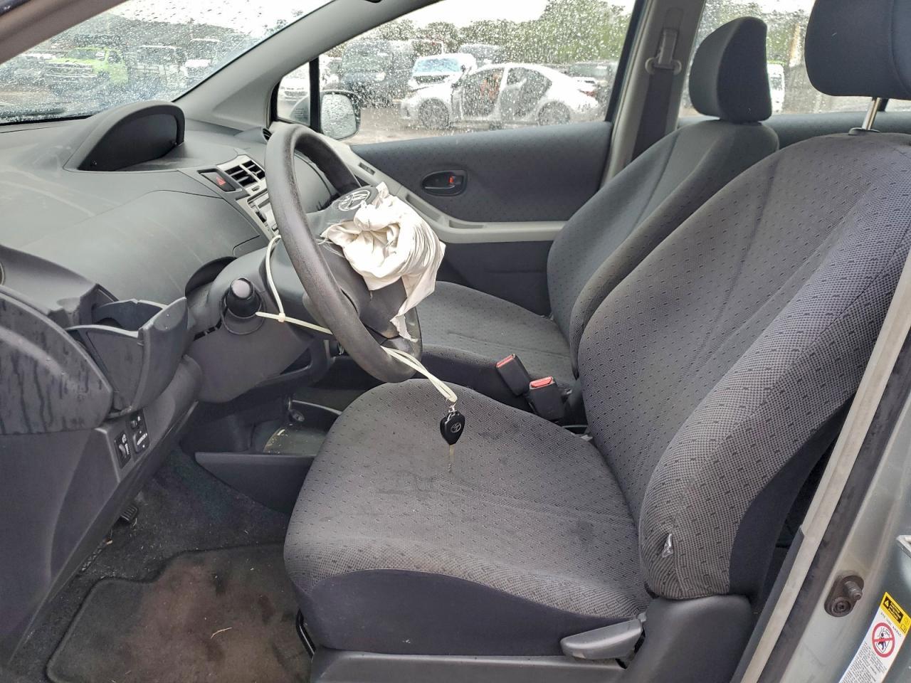 2010 Toyota Yaris - Image 7