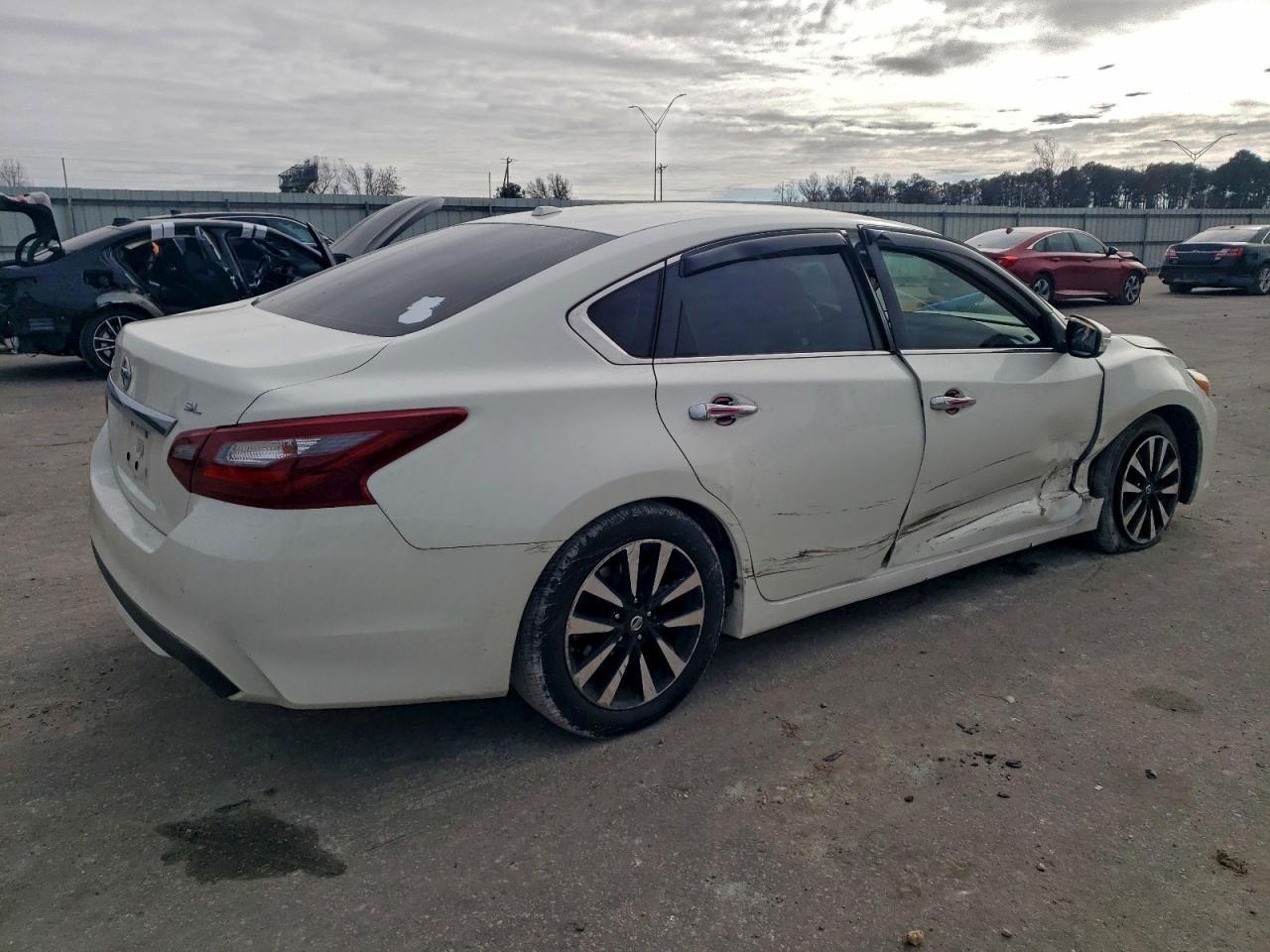 2018 Nissan Altima 2.5 - Фото 3