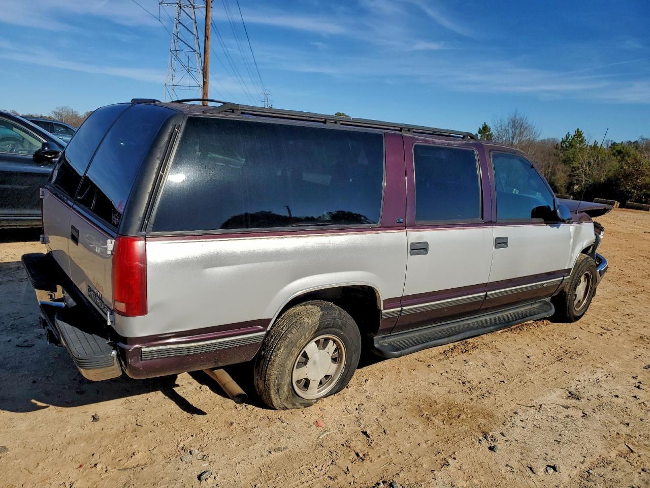 1997 Chevrolet Suburban C1500 - Фото 3