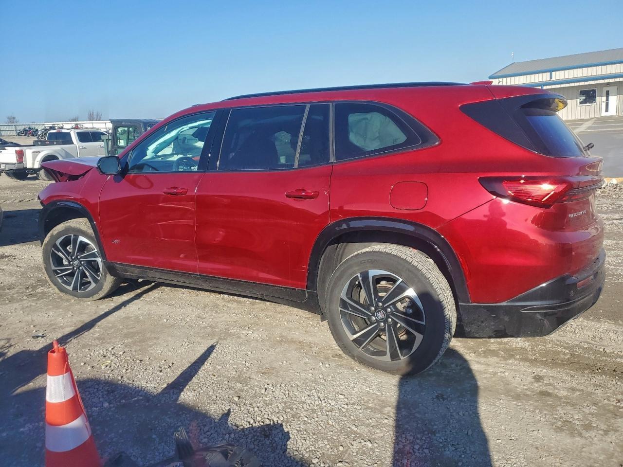 2025 Buick Enclave Sport Touring - Фото 2