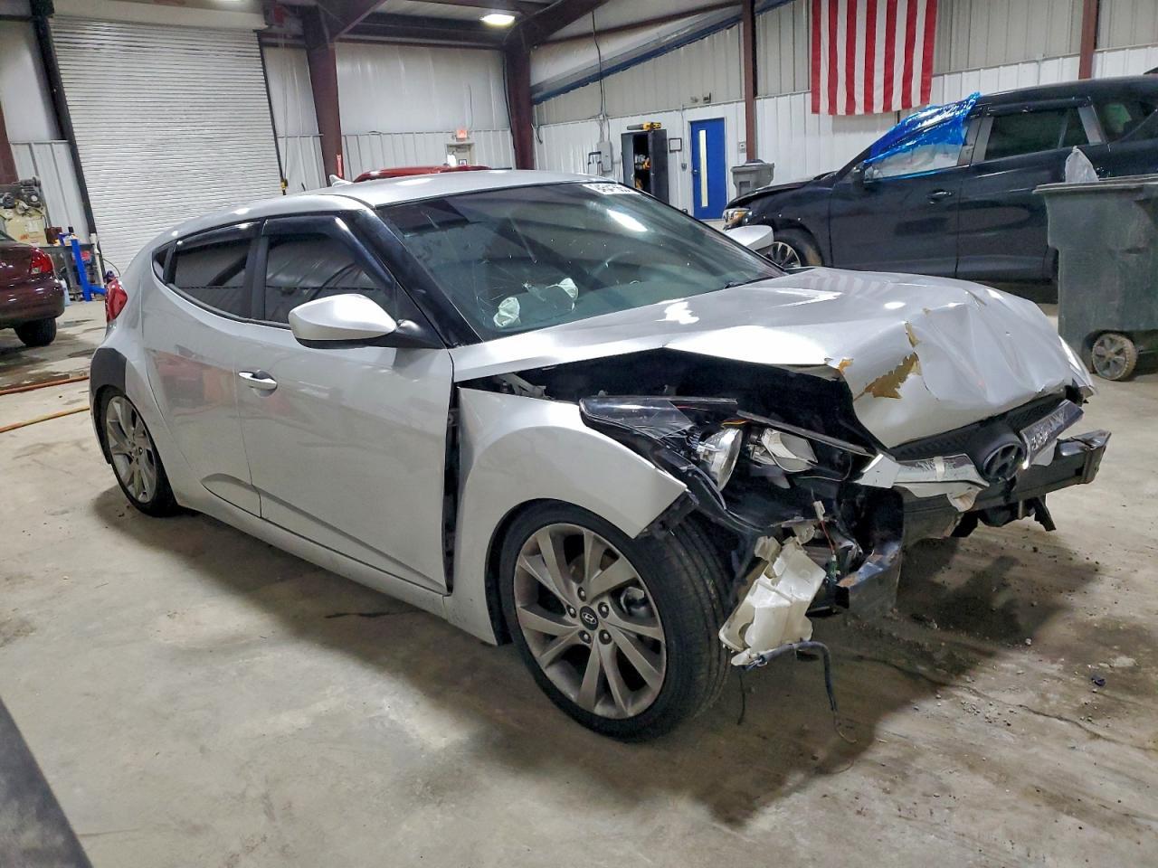 2016 Hyundai Veloster - Фото 4