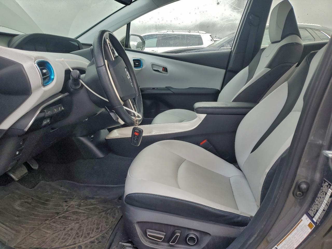 2017 Toyota Prius Prime - Фото 7