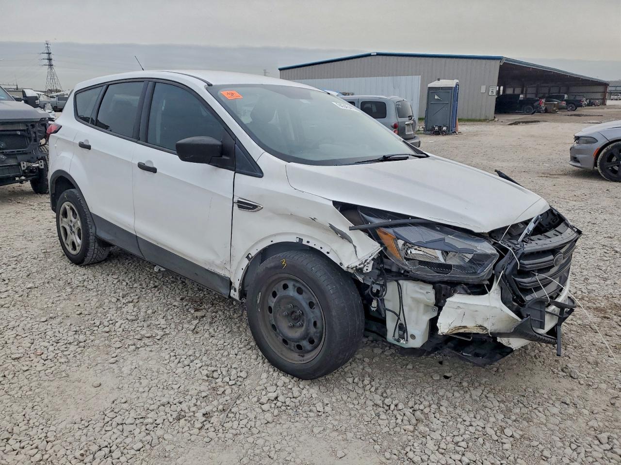 2019 Ford Escape S - Фото 4